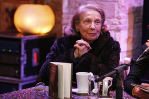 Μέλπω Ζαρόκωστα: Εχει κάποιες αγκυλώσεις, δεν κινείται εύκολα, ανακτά την επικοινωνία - Ο γιος της για την κατάσταση της υγείας της