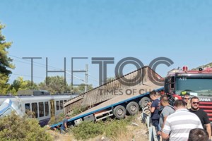 Αυλίδα: Πώς αποφεύχθηκε η τραγωδία με το τρένο και την νταλίκα - Η κίνηση που έσωσε τη ζωή των δύο μηχανοδηγών [εικόνες-βίντεο] - εικόνα 6