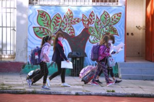 Αποκαλύψεις από τον πατέρα 9χρονης: Ο δάσκαλος της έστειλε 45 σελίδες σεξουαλικά μηνύματα σε 4 ημέρες - εικόνα 2