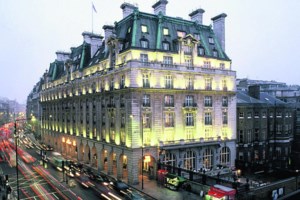 Ακτίνα αισιοδοξίας από ελληνική μελέτη: Το καλοκαίρι βάζει "φρένο" στον κορονοϊό