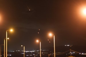 ΗΠΑ: Σε υψηλούς τόνους το ντιμπέιτ των υποψήφιων αντιπροέδρων, Τιμ Γουόλς και Τζει Ντι Βανς - εικόνα 3