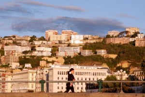 Μυστήριο με BMW που έχει πινακίδα COVID-19: Εγκαταλείφθηκε στο αεροδρόμιο της Αδελαΐδας στην αρχή της πανδημίας