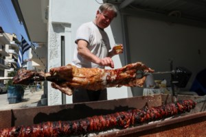 Τα μέτρα που ισχύουν για τις ημέρες του Πάσχα: Για εκκλησίες, μετακινήσεις, ωράριο κυκλοφορίας