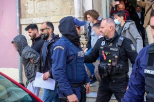 Ηράκλειο: "Είδα το παιδί αναίσθητο χωρίς να ανασαίνει - Πήρα το 166 και του έκανα ΚΑΡΠΑ" - Τι περιγράφει η 17χρονη [βίντεο]