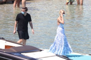 Πανικός στη Μύκονο: "Πλακώθηκαν" Κατερίνα Καινούργιου και Νίκος Οικονομόπουλος! - εικόνα 2