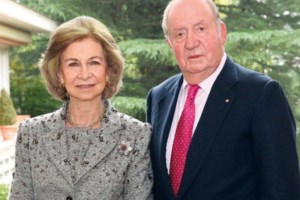 Σοκ από τον γιο γνωστής ηθοποιού και ερωμένης του Χουάν Κάρλος: Η μητέρα μου με έβαζε να βλέπω ενώ έκανε σεξ μαζί του - εικόνα 9