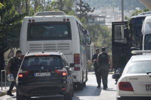 Λαύριο: Σάλος για φυλλάδιο που μοίρασε καθηγητής κατά των ομοφυλοφίλων - Τέθηκε σε διαθεσιμότητα