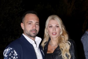 Η κατάξανθη Μαρίνα Παντζοπούλου και η κούκλα της: Η Ελένη Μενεγάκη με τη μικρή κόρη της στην Αθήνα - εικόνα 4