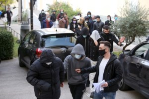 Σοκ προκαλεί βίντεο με άγριο ξυλοδαρμό μαθήτριας γυμνασίου σε σχολική εκδρομή [βίντεο] - εικόνα 2