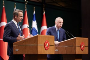 "Αυτήν τη φορά δεν βρέχει" - Στο Μιλάνο για την τελετή έναρξης των Χειμερινών Ολυμπιακών Αγώνων ο Κυριάκος Μητσοτάκης