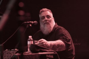 Στάθης Δρογώσης: Η υβριστική επίθεση από τον Μιχάλη Μυτακίδη και το σχόλιο για το Νόμπελ Λογοτεχνίας