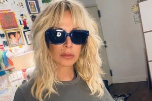 Πώς η Τσιμτσιλή "κανόνισε" να τα πουν από κοντά Ντέμι Μουρ και Χριστόφορος Παπακαλιάτης - Το... παρασκήνιο στους Παξούς