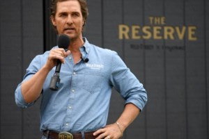 Ματαιώθηκαν τα γυρίσματα της νέας ταινίας του ΜακΚόναχι - Καταγγελίες για τον προπονητή των Dallas Sting που υποδύεται