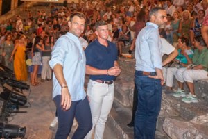 Βενετία Σώζου: Η κόρη του αγαπημένου ηθοποιού Χάρη Σώζου είναι 17 ετών και κούκλα - εικόνα 5