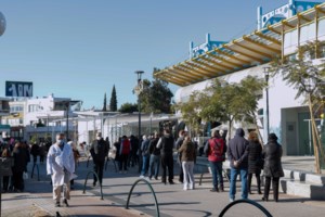 Rapid tests - Μειώνονται δραματικά οι ηλικίες των θετικών κρουσμάτων: Οι 5 περιοχές με μέσο όρο από 22 έως 25 ετών