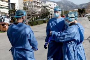 Σοκάρει ο καθηγητής Θωμαΐδης: Αύξηση 40% των κρουσμάτων στην Αττική το επόμενο δεκαπενθήμερο