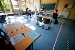 Τσίπρας: Να μην ανοίξουν τα σχολεία, είναι "αχρείαστο ρίσκο" το ολιγοήμερο άνοιγμα