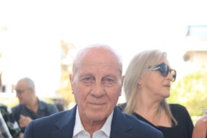 Πόπη Δομάζου: "Έσβησε στα χέρια μου για λίγα λεπτά και τον επανέφεραν" - Κρίσιμες οι επόμενες ώρες για τον "στρατηγό"