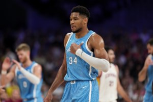 Απίθανος Γιάννης Αντετοκούνμπο: "Είπα, ότι τη σημαία ήθελα να την κρατήσει ο αρχηγός μου, ο Παπανικολάου"- Γιατί προτίμησαν αυτόν - εικόνα 3