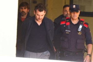 Θάνατος μεγιστάνα της Mango: Η μαρτυρία που αλλάζει τα δεδομένα - Η θεραπεία και η "επικίνδυνη δοκιμασία" στο βουνό - εικόνα 2