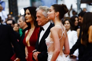 Μάικλ Ντάγκλας: Δεν έχω καμία πρόθεση να ξαναπαίξω - Δουλεύει η σύζυγός μου που είναι 25 χρόνια νεότερη