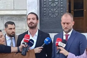 Ξέσπασε ο Αρης Μουγκοπέτρος: "Ακόμα και με αυτό το χέρι θα δουλέψω οικοδομή για τα παιδιά μου" [βίντεο]