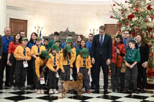 Ξεχωριστά κάλαντα στην Κατερίνα Σακελλαροπούλου - Αστεγοι, άτομα με αυτισμό και παιδιά από την Ουκρανία στο Προεδρικό - εικόνα 2