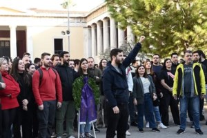 Διονύσης Μαυρογένης: Ο ηρωικός φοιτητής που κρύφτηκε οκτώ μήνες στα βουνά της Κρήτης για να ξεφύγει από τη Χούντα