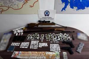 Θεσσαλονίκη: Πώς οι διακινητές προσπάθησαν να κρύψουν τα 271 κιλά κοκαΐνης από το Εκουαδόρ στο πάτωμα του κοντέινερ