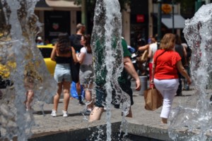 Καύσωνας: Ποια είναι τα πρώτα σχολεία που βάζουν λουκέτο λόγω των υψηλών θερμοκρασιών - εικόνα 2