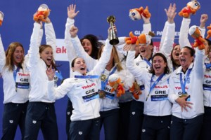 Τα "χρυσά" κορίτσια της Εθνικής πόλο γλέντησαν ελληνικά μετά τoν θρίαμβο στη Σιγκαπούρη  – [εικόνες] - εικόνα 10