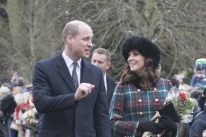 Το "ευχαριστώ" του Καρόλου στον βρετανικό λαό: Αναρρώνει με περπάτημα και Λέοναρντ Κοέν - Στην εξοχή και η Κέιτ με τον Ουίλιαμ - εικόνα 3