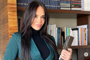 Νικολέττα Καρρά: Σπάνια δημόσια εμφάνιση με τον σύντροφό της, Διονύση Παναγιωτάκη [Εικόνες] - εικόνα 4