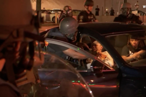 "Black Out Tuesday": Μπιγιονσέ, Ριάνα, Γκράντε θα "σιγάσουν" μαζί με τη μουσική βιομηχανία λόγω της δολοφονίας Φλόιντ