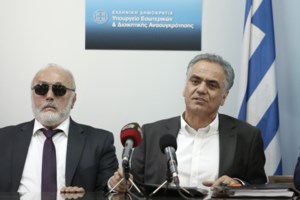 Απίστευτη επίθεση Καρτερού στον Βαρουφάκη: "Νούμερο" και "νάνος" - "Πάρ’τα Γιάνννη, να μη σου τα χρωστάμε" - εικόνα 2
