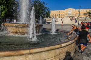 Ο καύσωνας Κλέων κάνει... διάλειμμα: Μικρή πτώση της θερμοκρασίας –  Δριμύτερος από την Πέμπτη με 43άρια