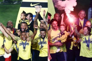 AEK: Δημοσίευσε φωτογραφία του οπαδού που έριξε φωτοβολίδα στην Opap Arena - "Μην τον μιμηθεί κανείς"