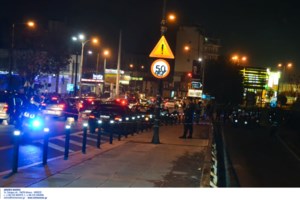 Συναγερμός στο Μενίδι: Επεισοδιακή καταδίωξη αυτοκινήτου με πυροβολισμούς