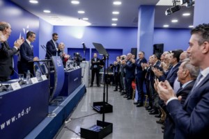 Τετ α τετ Καραμανλή με Μπακογιάννη - Οι υποκλοπές και η "γέφυρα" με το Μαξίμου για την κρίσιμη μάχη των εκλογών