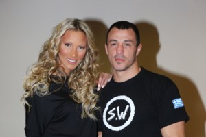 Θύμα άγριας ληστείας στη Γλυφάδα η πρώην Σταρ Ελλάς Διονυσία Κουκίου: Την έβαλαν με τη βία να τους ανοίξει το σπίτι