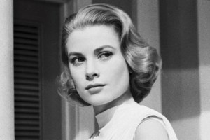 Σπάνιο κλικ: Η Μαρία Κάλλας ανταλλάσσει χειραψία με τον τέως βασιλιά Κωνσταντίνο, στο Ηρώδειο - Λάμψη άλλης εποχής - εικόνα 2