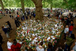 Βασίλισσα Ελισάβετ: Η διαθήκη της θα σφραγιστεί 90 χρόνια σε χρηματοκιβώτιο, για να μην σκανδαλίσει ο πλούτος τους πολίτες - εικόνα 2