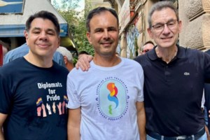 Το παρασκήνιο της παραίτησης Πατέλη- Ο γάμος των ομόφυλων ζευγαριών, η "ανακούφιση" του Μαξίμου και ο αδελφός υπουργός