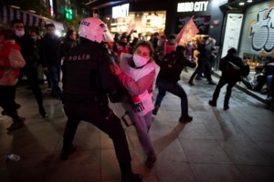 Τραγωδία στο Κόσοβο: Νεκροί δύο μαθητές και ο οδηγός σχολικού λεωφορείου από πυρά ενόπλου [εικόνες - βίντεο]