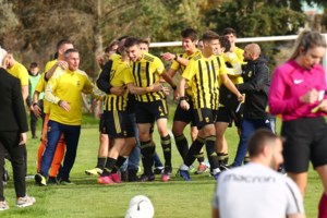 Χαμός στην Τούμπα - Οπαδοί του ΠΑΟΚ μπήκαν στον αγωνιστικό χώρο, διακόπηκε ο αγώνας με τον Άρη [εικόνες - βίντεο] - εικόνα 3