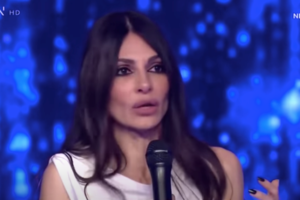 Just the two of us: Το κομμένο στιγμιότυπο από τον επικό καβγά της Άσπας Τσίνα με τον Φασουλή: "Δεν είσαι στα καλά σου καθόλου, μη μιλάς άλλο" - εικόνα 2