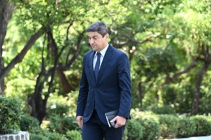 "Δεν πρόκειται να παραιτηθώ" απαντά στον Αυγενάκη ο πρόεδρος του ΟΠΕΚΕΠΕ