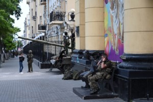 Οδοφράγματα στη ρωσική πρωτεύουσα: Θρίλερ με κυβερνητικό αεροπλάνο - Απογειώθηκε από τη Μόσχα και 20 λεπτά μετά χάθηκε το στίγμα του - εικόνα 8