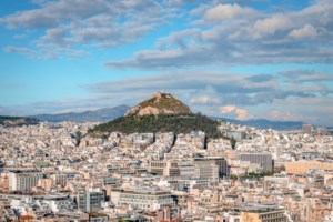 Σε ποιες γειτονιές μπαίνει κόφτης στο Airbnb και γιατί θα ισχύσει στις αρχές του 2025