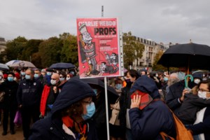 Γαλλία: Το μετάλλιο της Λεγεώνας της Τιμής στον καθηγητή που αποκεφάλισε ισλαμιστής